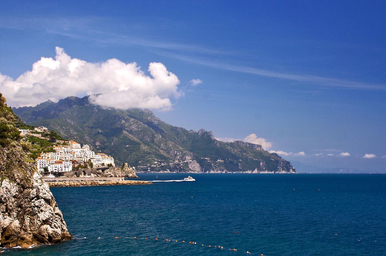Caruso 4 By Villasandco Rentalsorrento Esterno foto